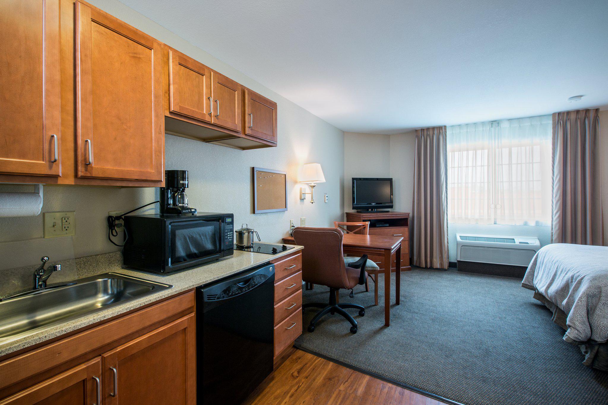 Candlewood Suites Indianapolis Northwest Photo