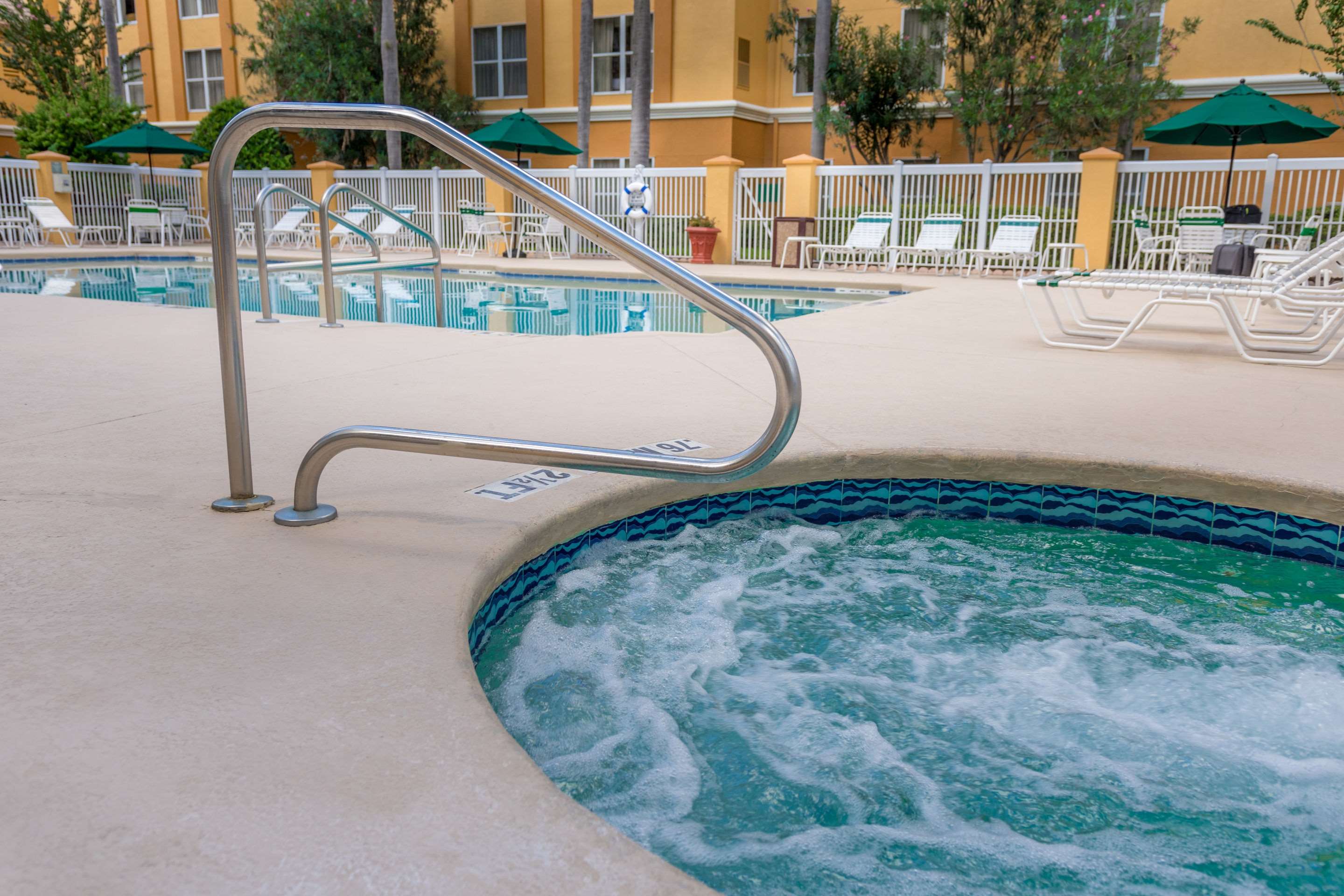 Quality Suites Lake Buena Vista Photo