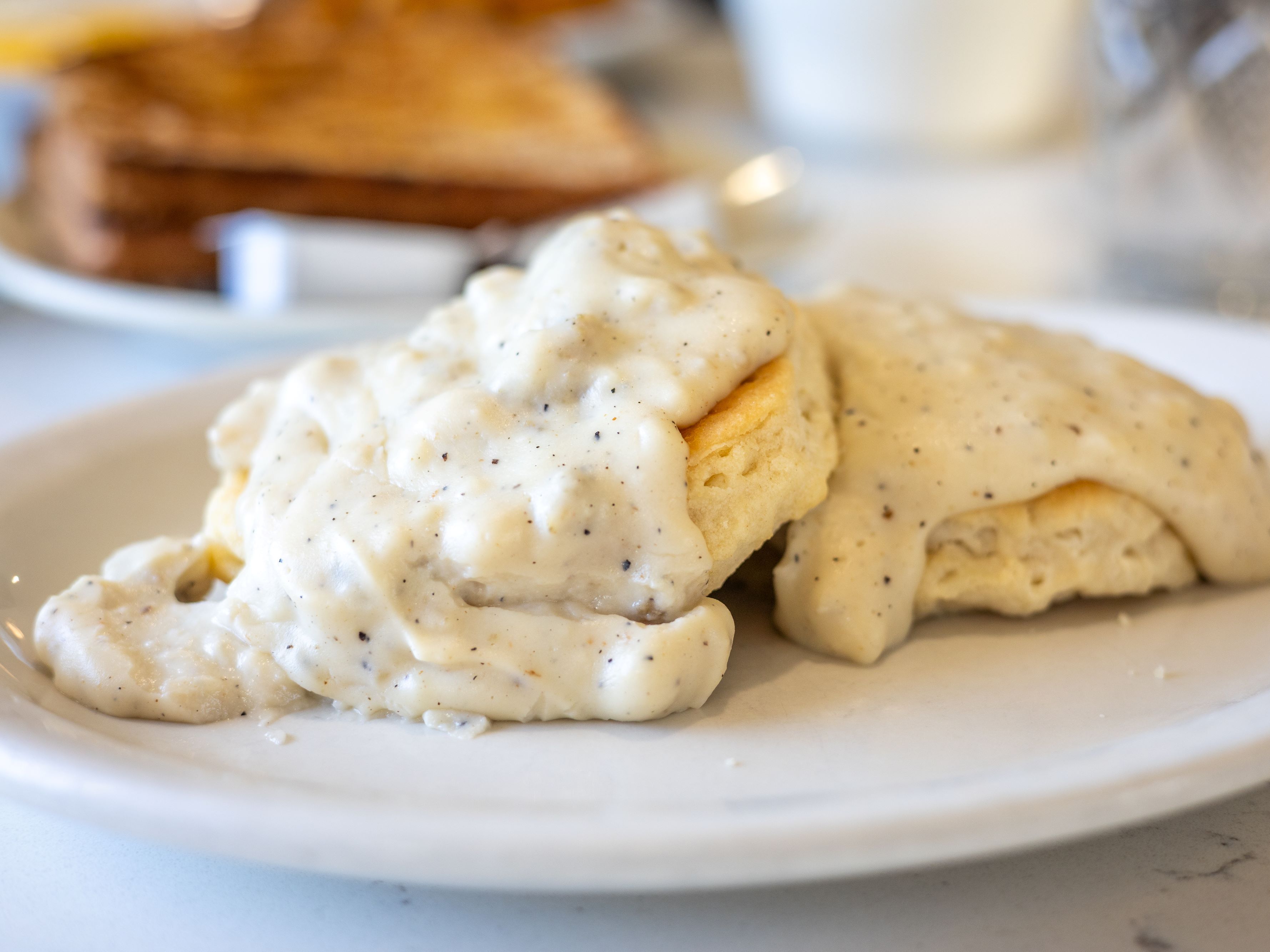Biscuit with Gravy Evelyn Portion