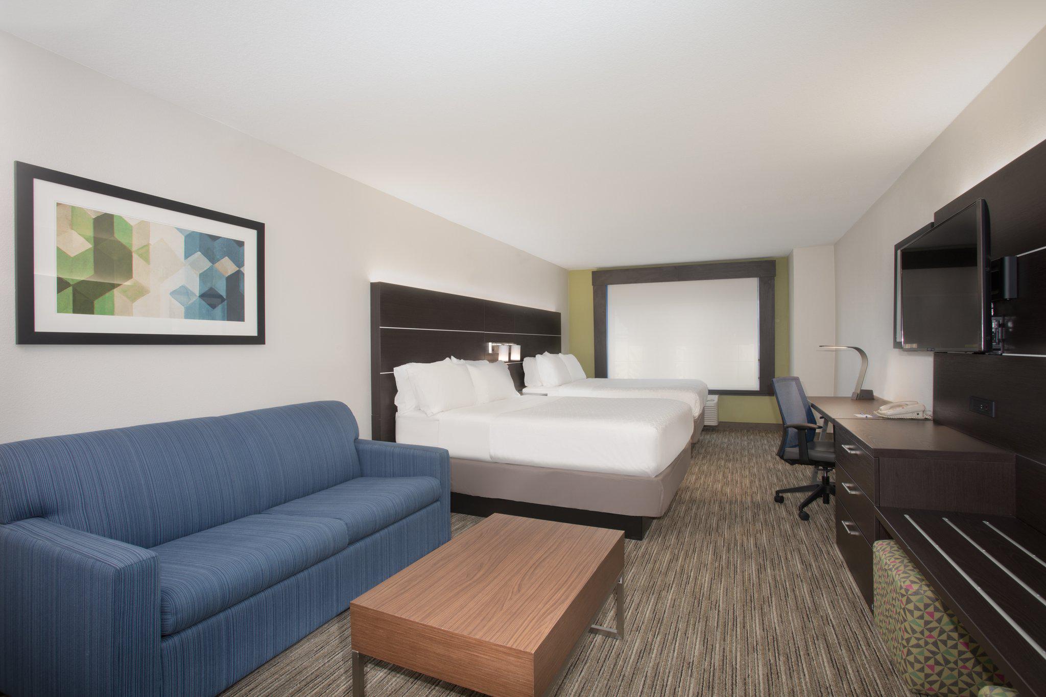 Holiday Inn Express & Suites Longmont Photo