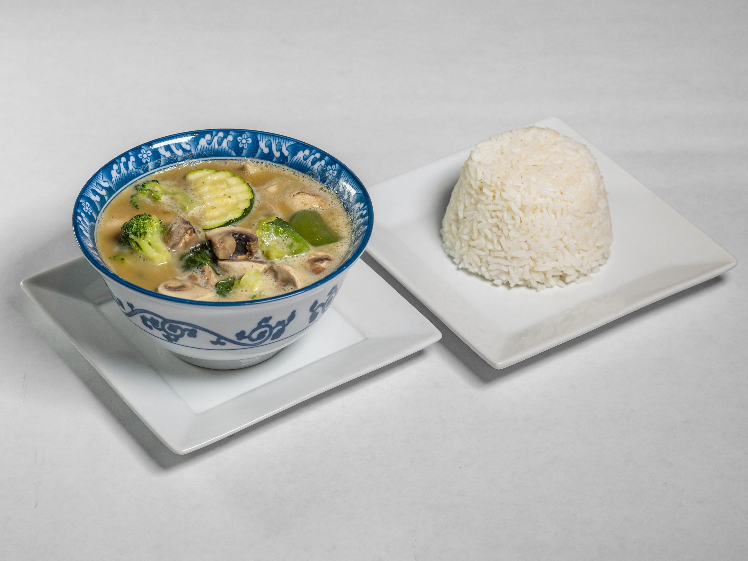 Kang Kew Wan (Green Curry) Dinner (M)