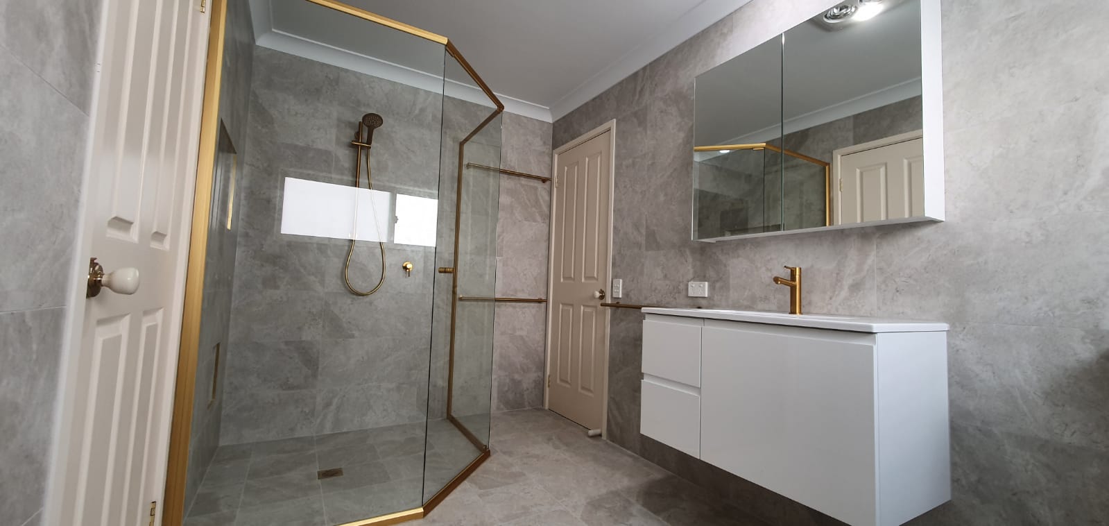 Fotos de Summit Bathrooms - The bathroom renovation specialists