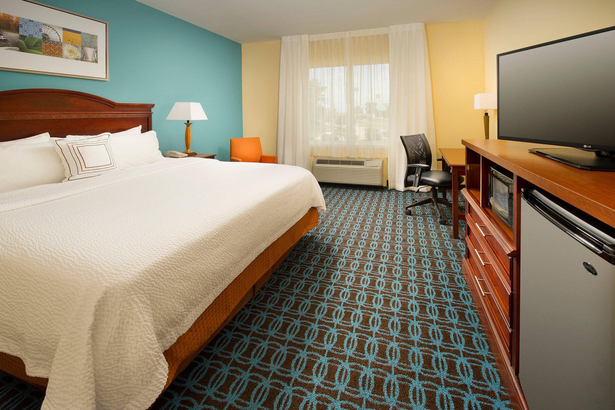 Fairfield Inn & Suites by Marriott Marshall Photo