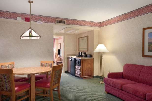 Images Embassy Suites by Hilton Omaha Downtown Old Market