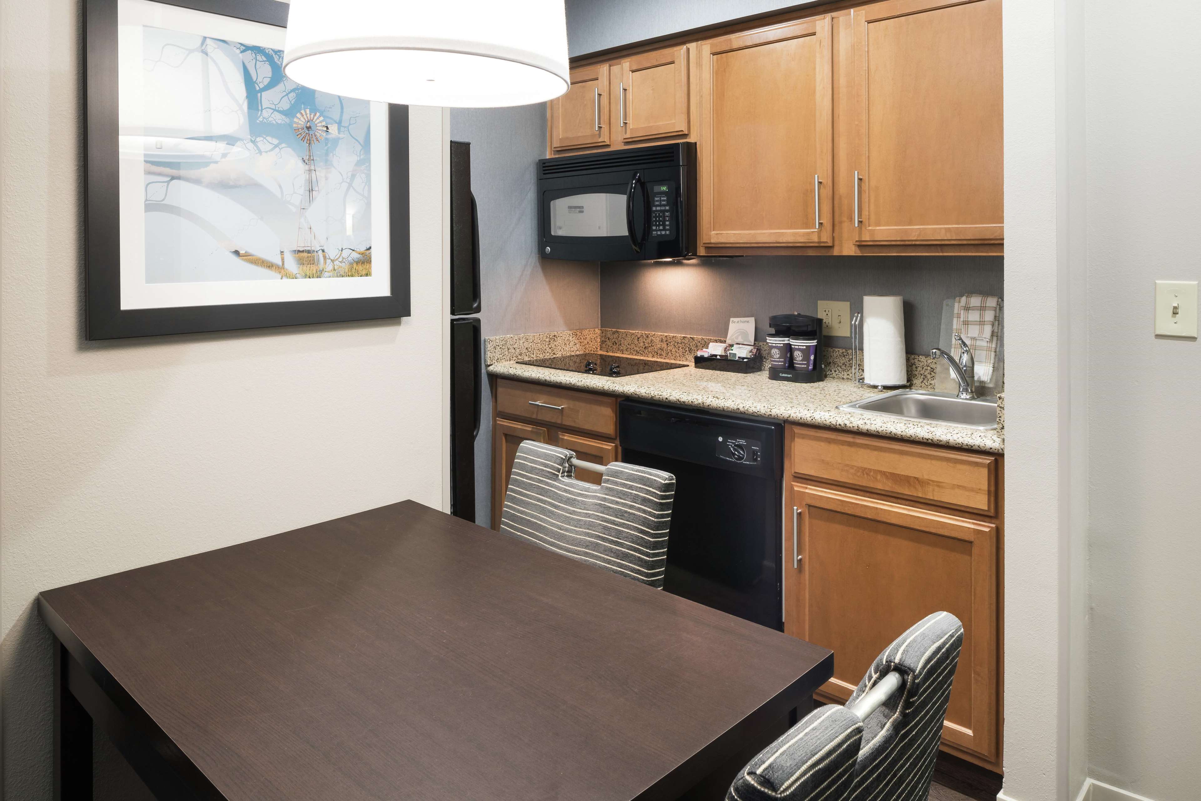 Homewood Suites by Hilton Cedar Rapids-North Photo