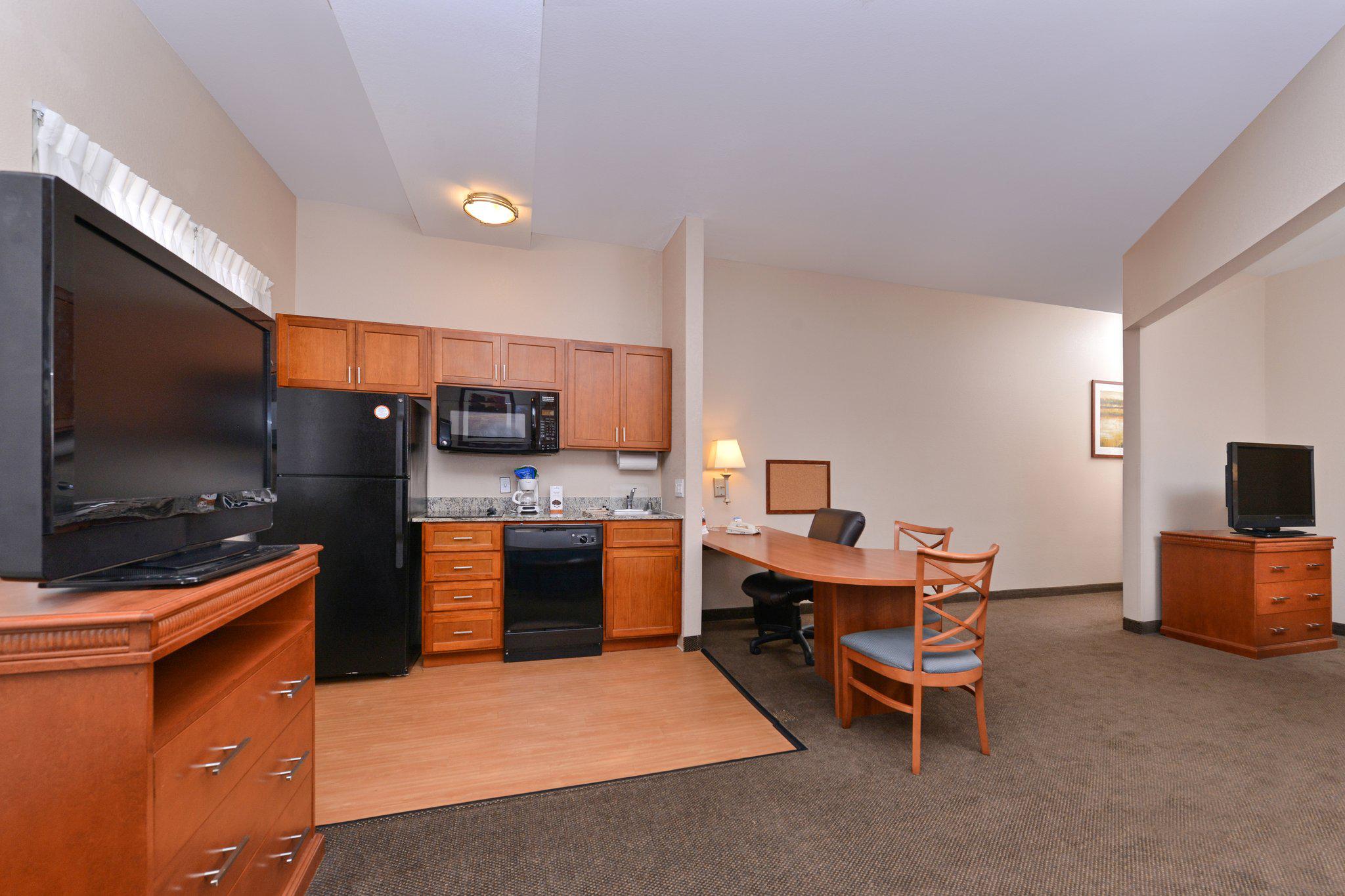 Candlewood Suites San Diego Photo