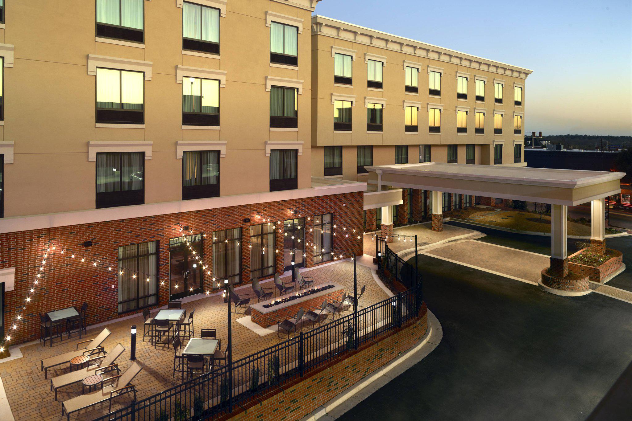 Courtyard by Marriott LaGrange Photo