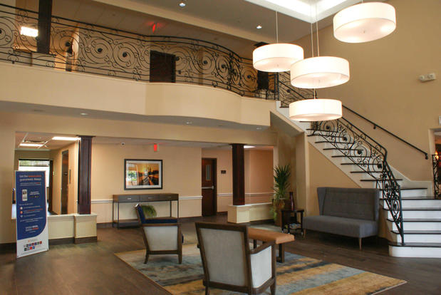 Images Comfort Suites