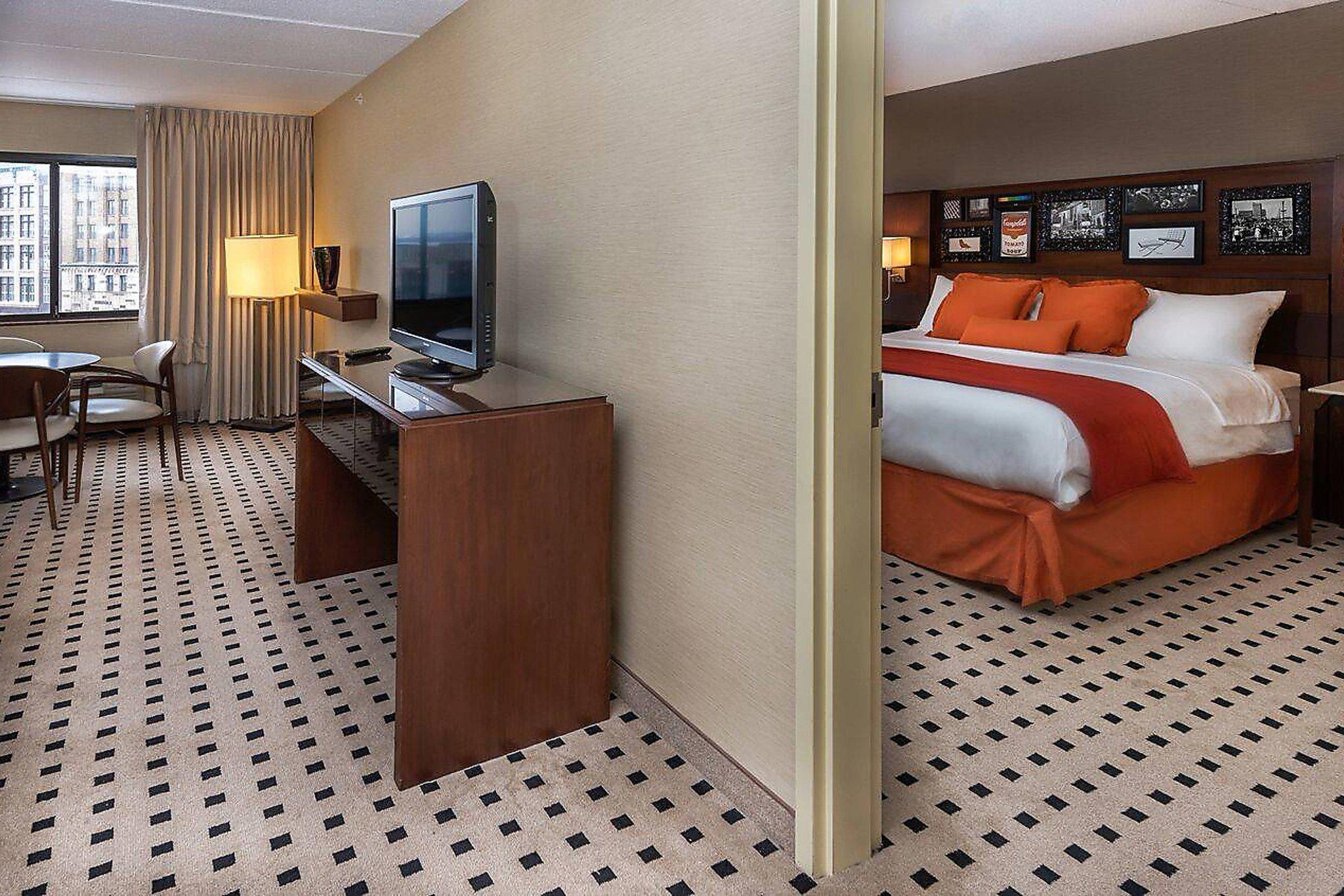 Delta Hotels by Marriott Utica Photo