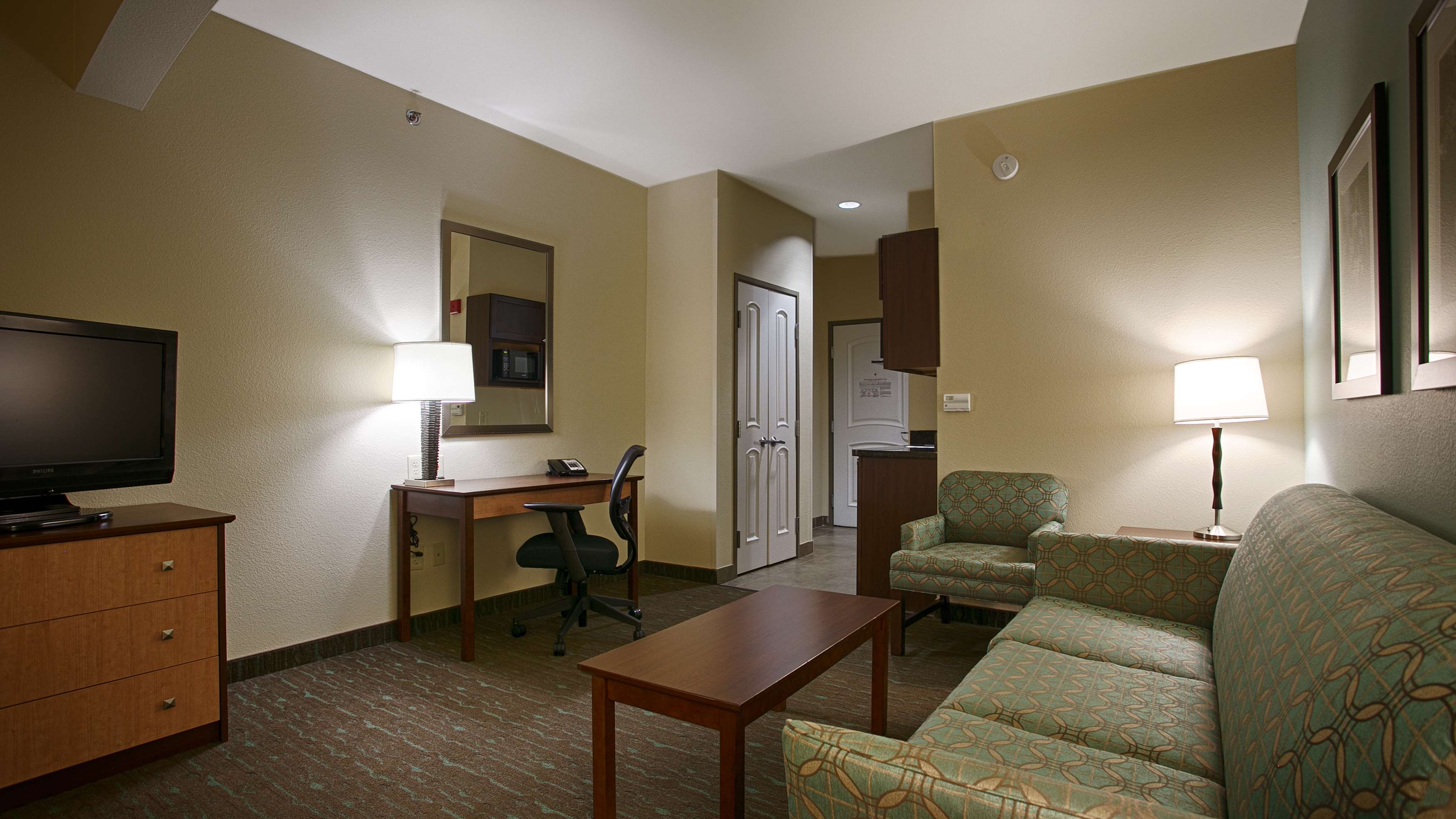 Best Western Plus Texarkana Inn & Suites Photo