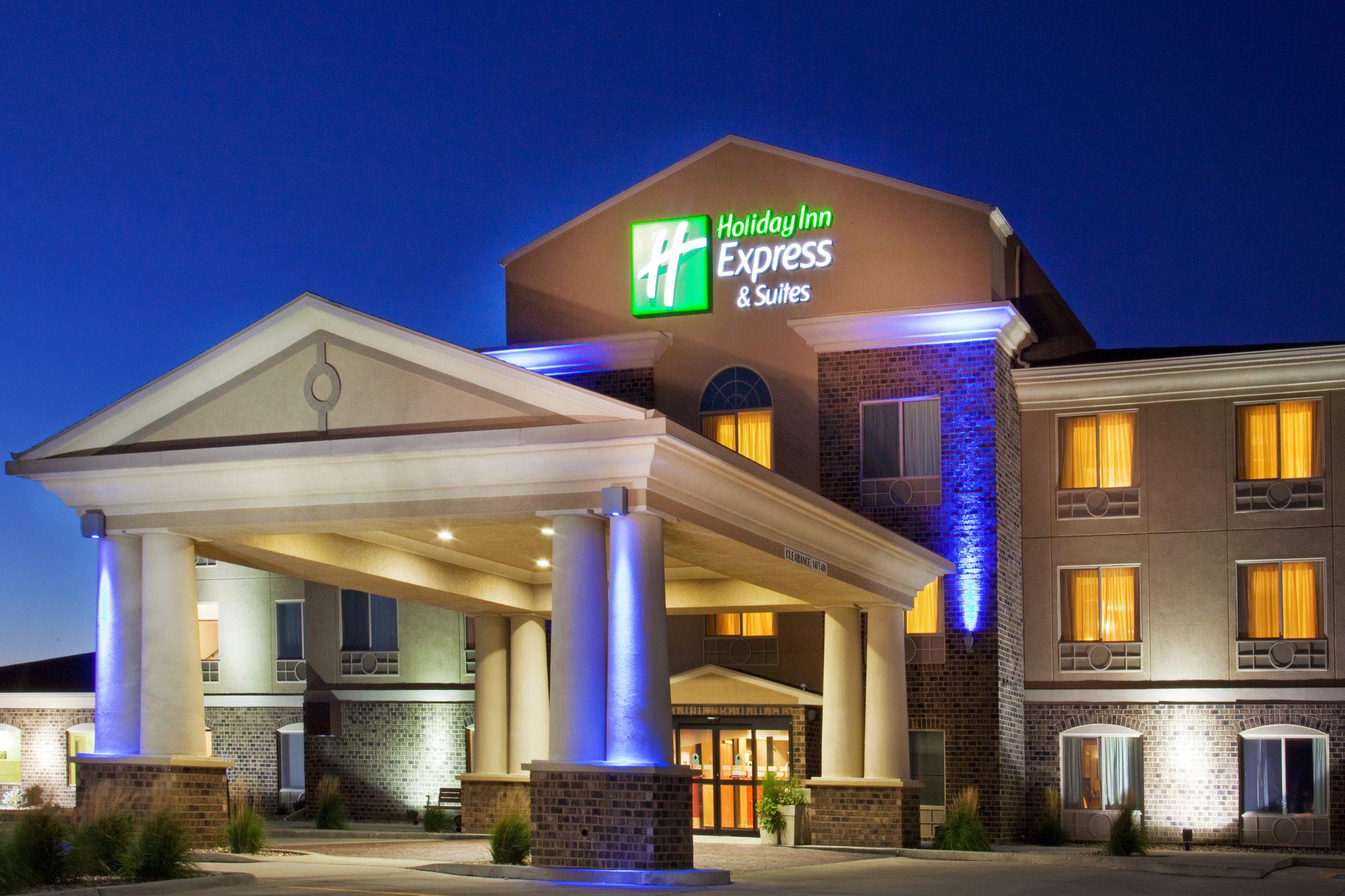 Holiday Inn Express & Suites Sioux Center Photo