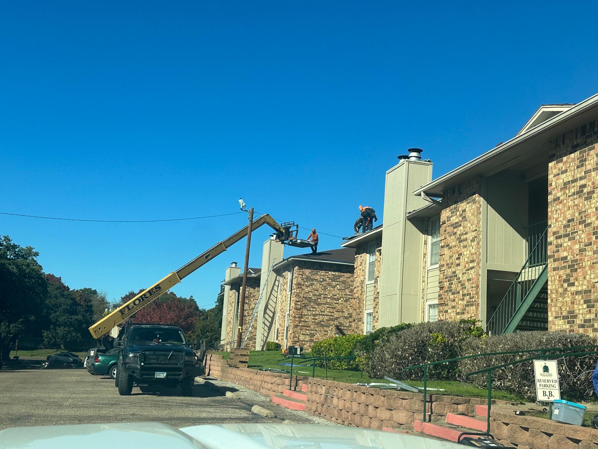 Flores Roofing & Construction Image