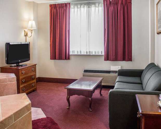 Images Quality Inn & Conference Center