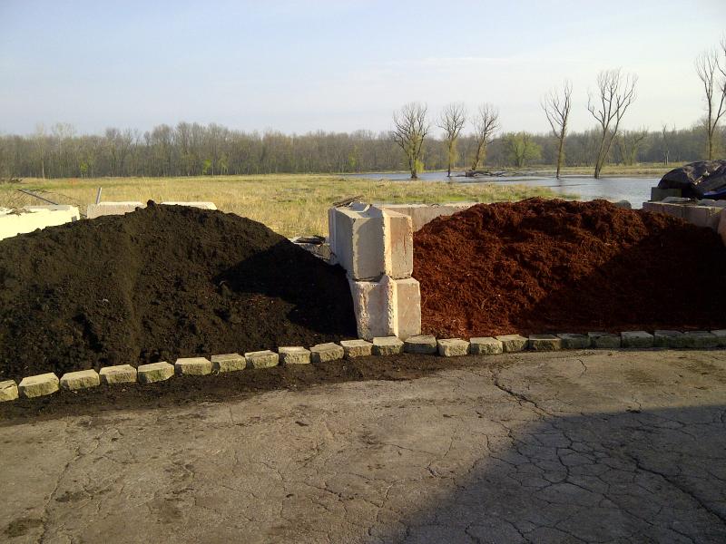 Premium Shredded Mulch
