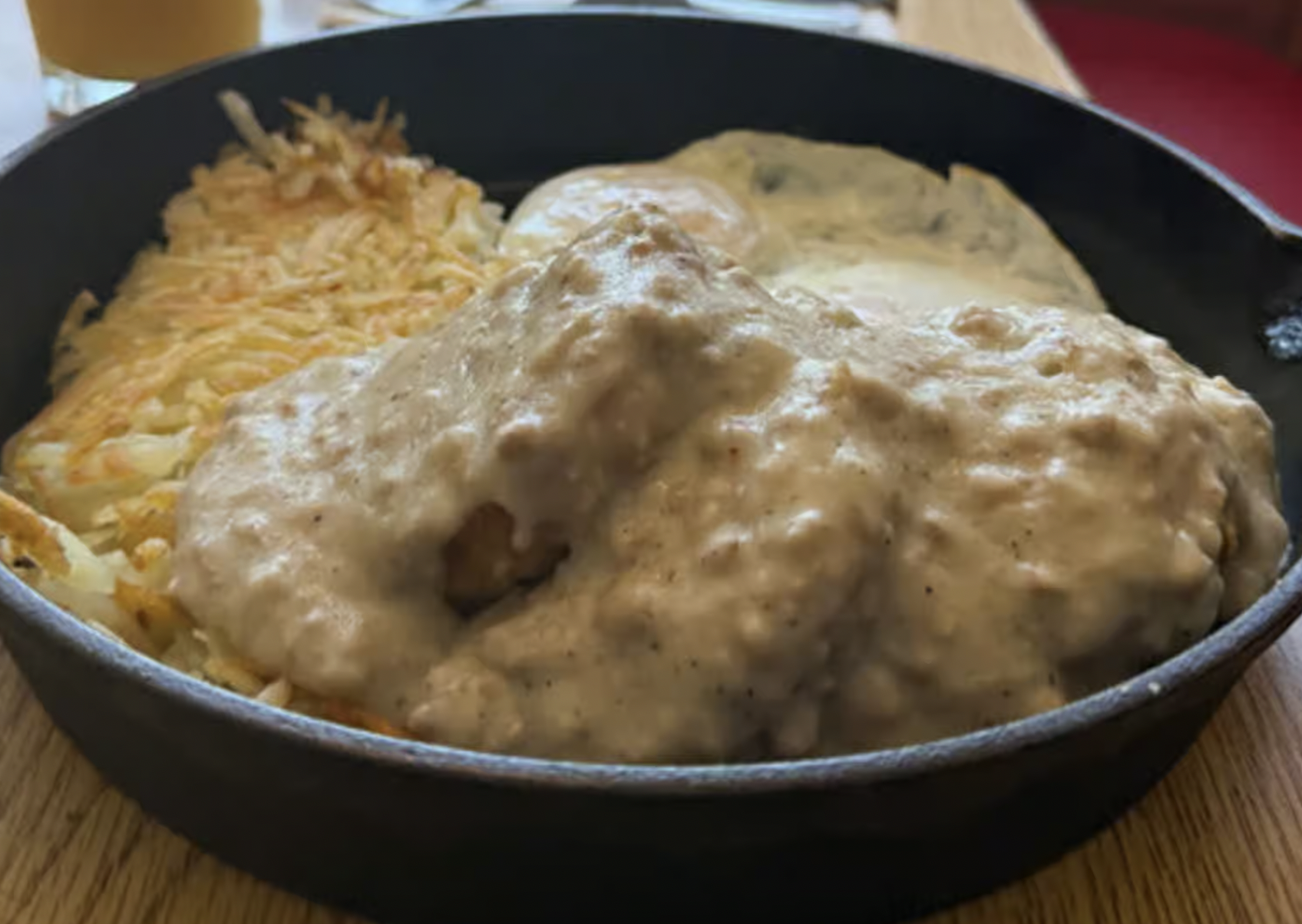 BISCUITS & GRAVY