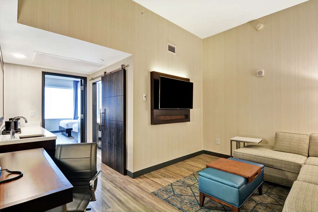 Embassy Suites by Hilton Plainfield Indianapolis Airport Image