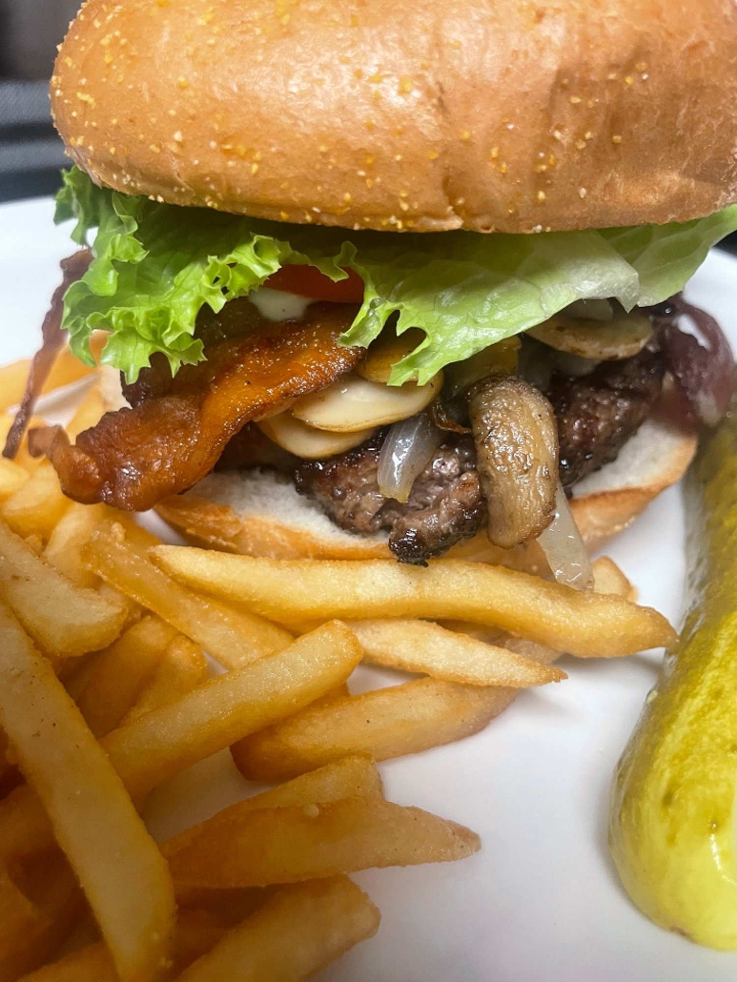 Niantic Burger w/ Fries