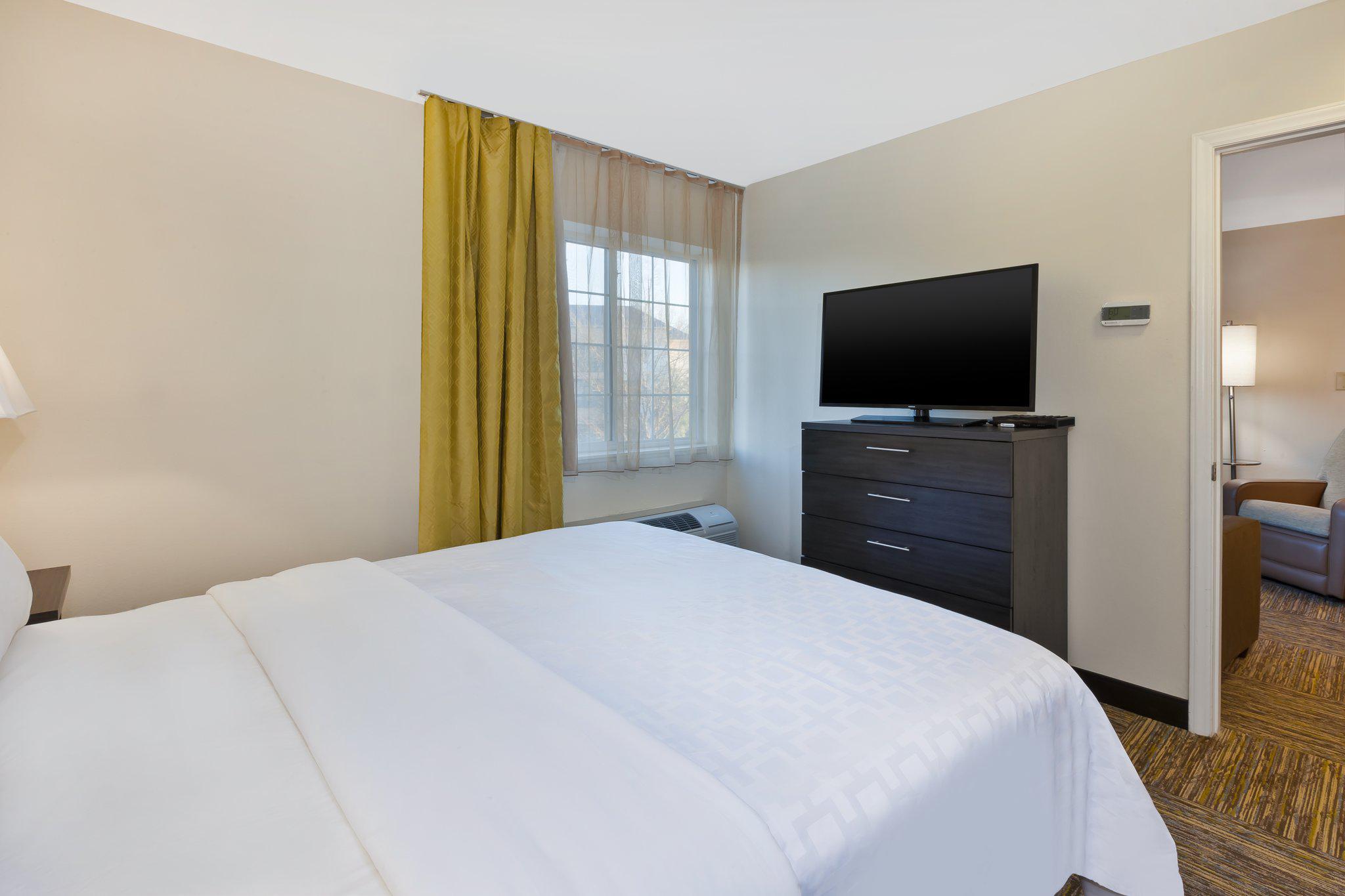 Candlewood Suites Huntersville-Lake Norman Area Photo