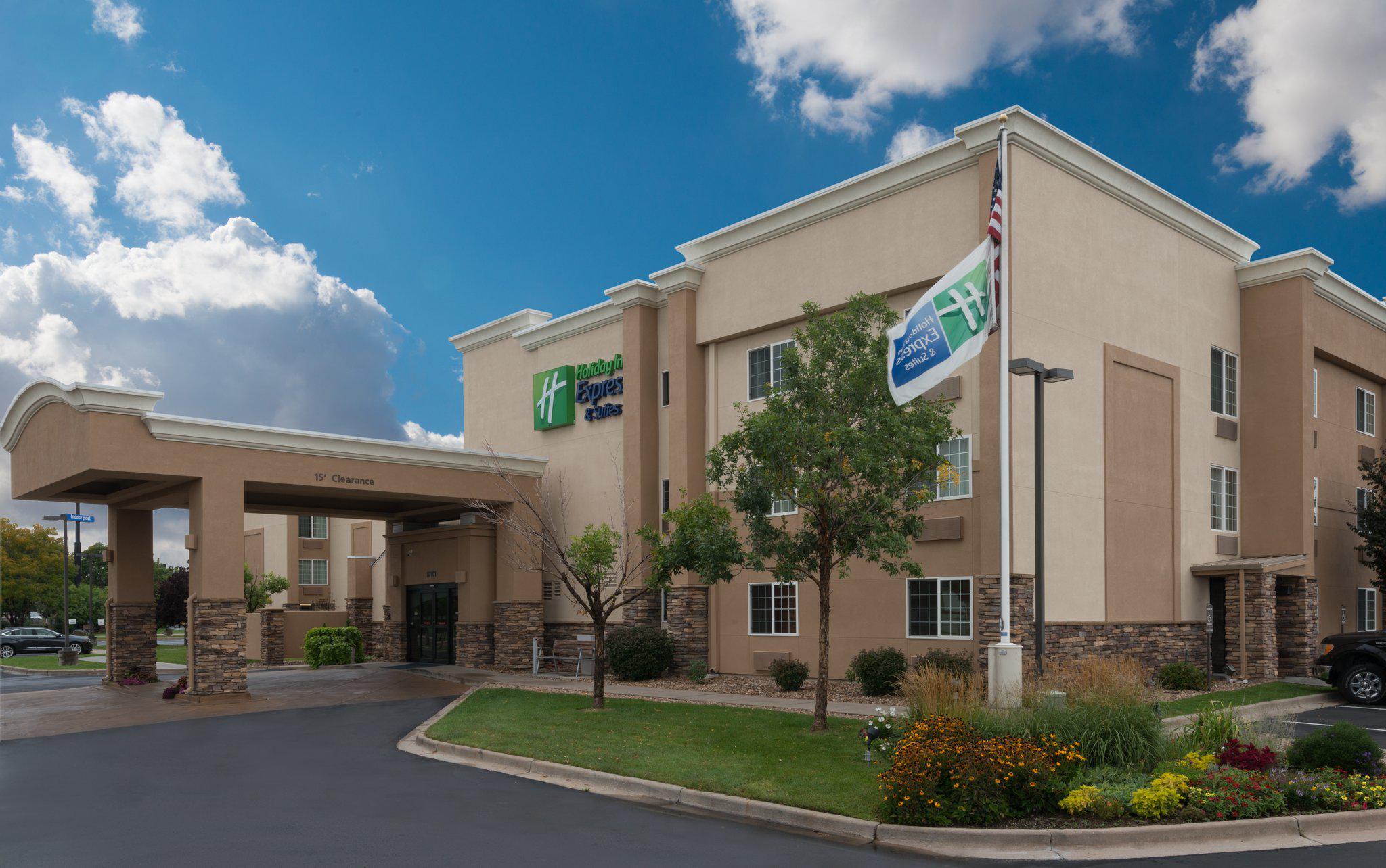 Holiday Inn Express & Suites Wheat Ridge-Denver West Photo