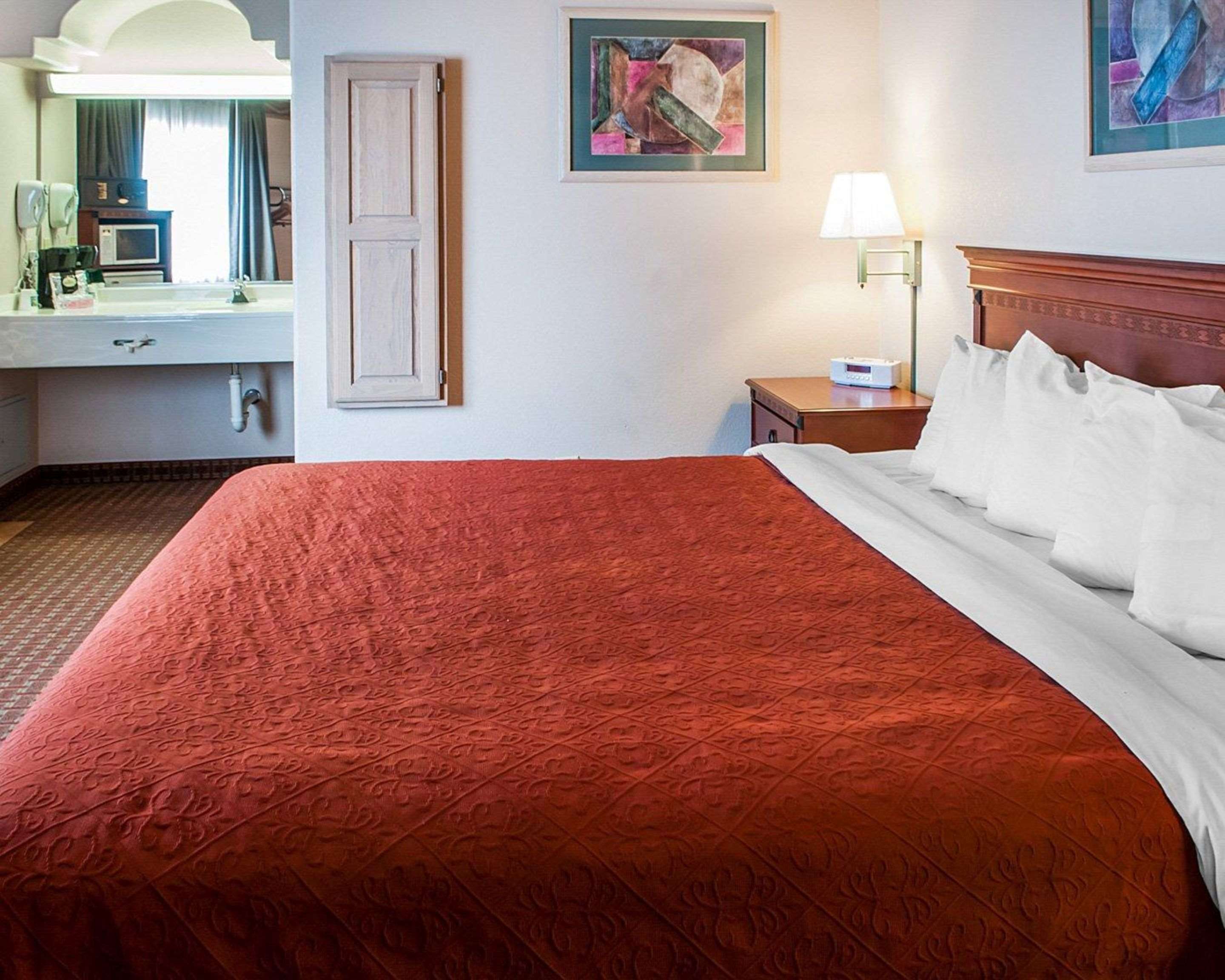 Quality Inn & Suites Las Cruces - University Area Photo