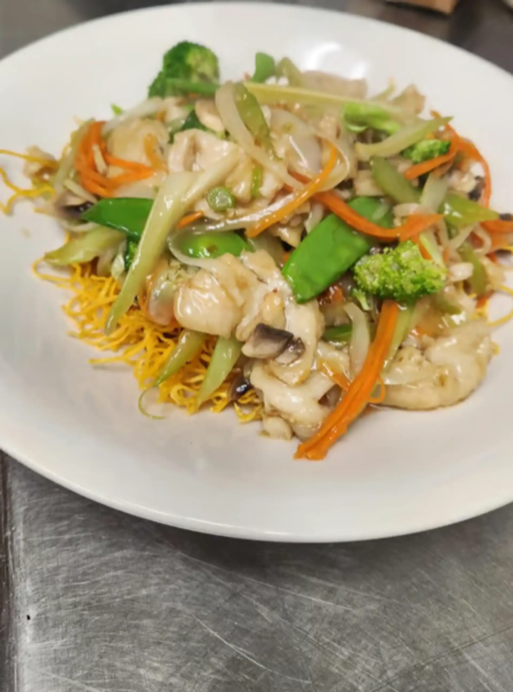 Crispy Stir-Fried Egg Noodles