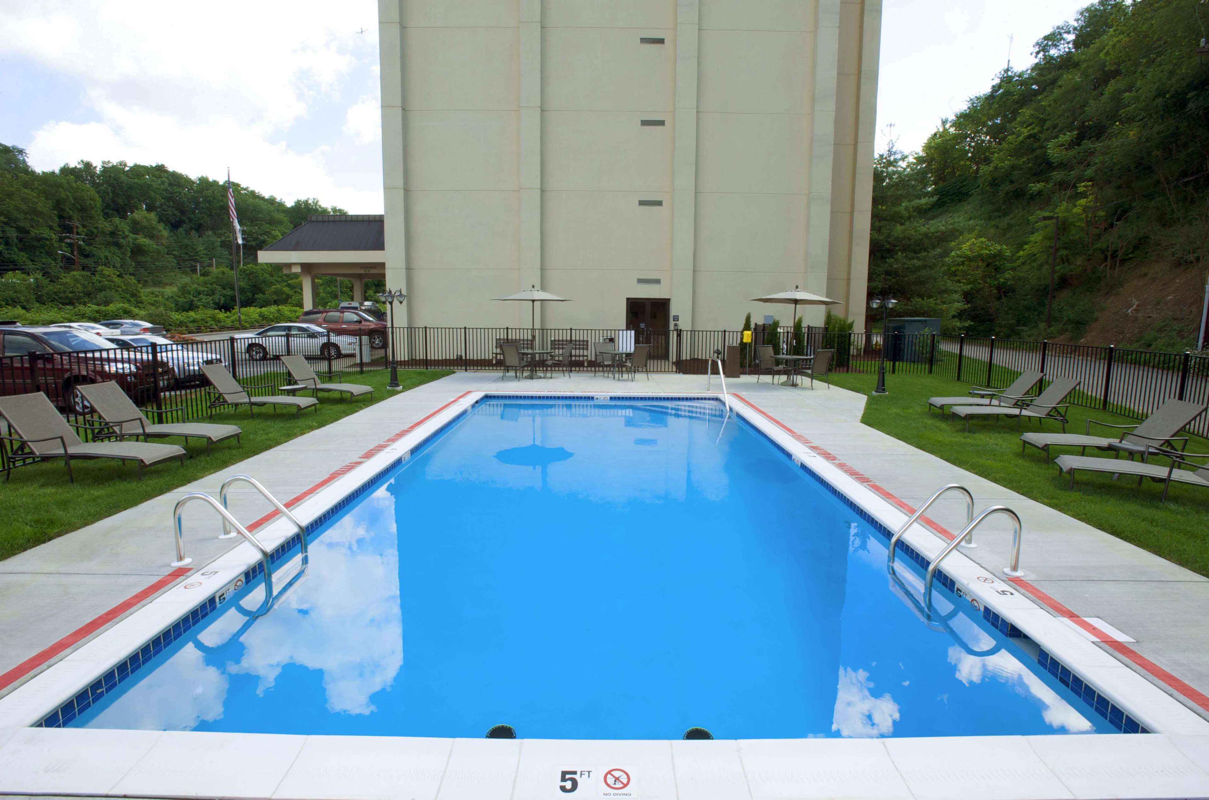 Hampton Inn Pittsburgh/Greentree Photo