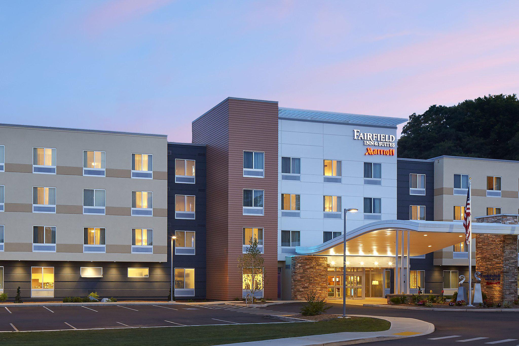 Fairfield Inn & Suites by Marriott Springfield Northampton/Amherst Photo