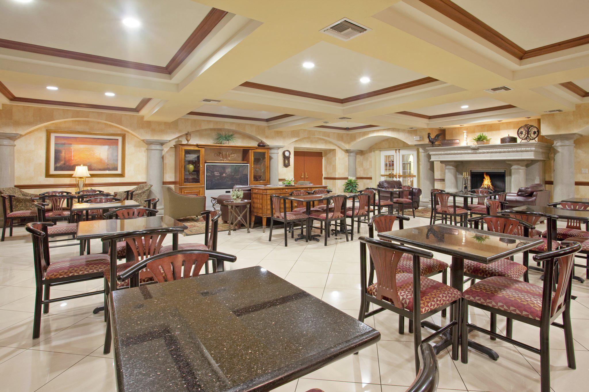 Holiday Inn Express & Suites Tucson Mall Photo