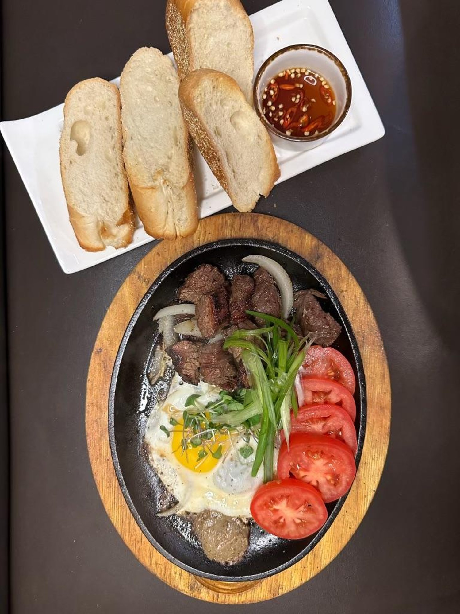 Steak & Eggs (Bo Ne)