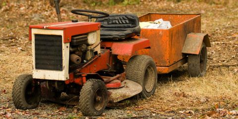 How to Prepare a Lawnmower for the Scrap Yard