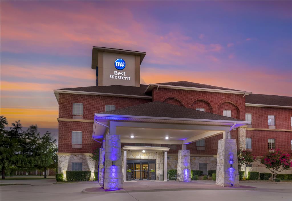 Best Western Red River Inn & Suites Image