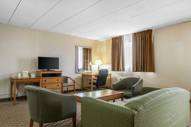 Images Quality Inn & Suites