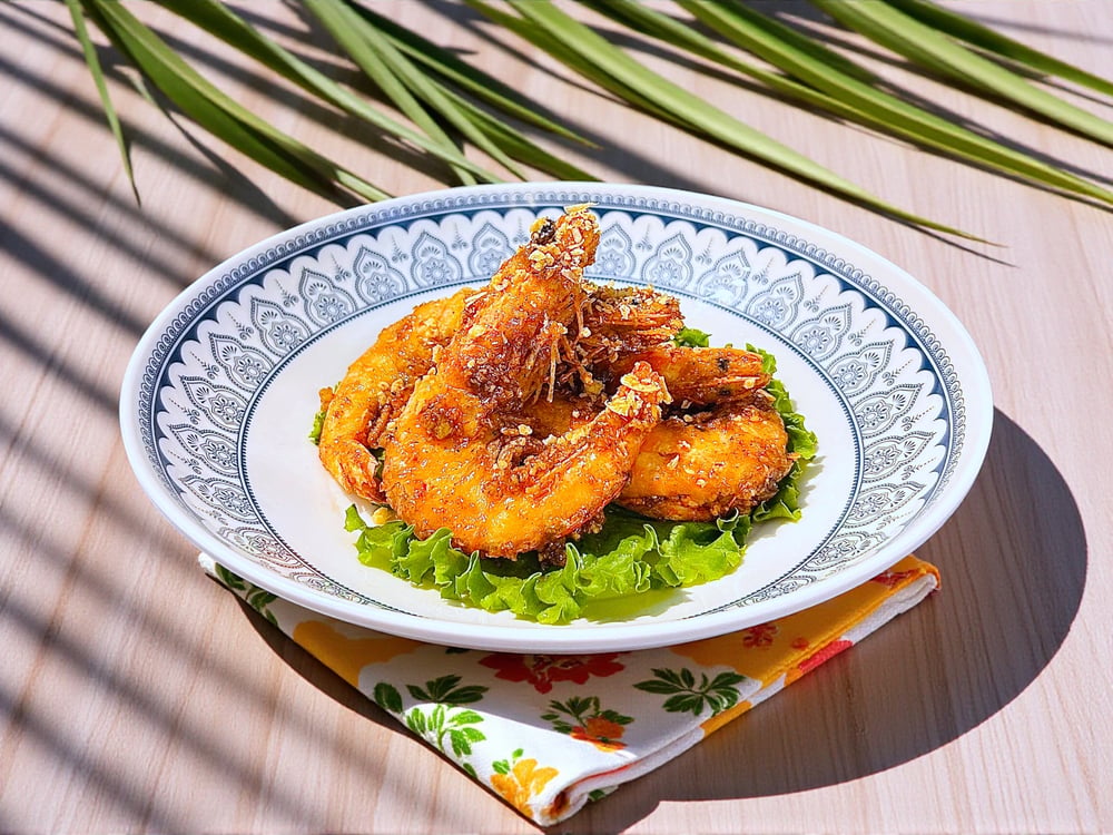 #1 Garlic Prawns (Goong Kratiem) กุ้งกระเทียม