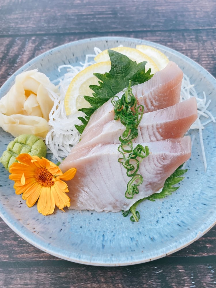 Spicy Garlic Albacore Tataki Sashimi