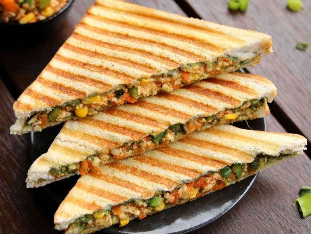 Paneer Chilli Sandwich