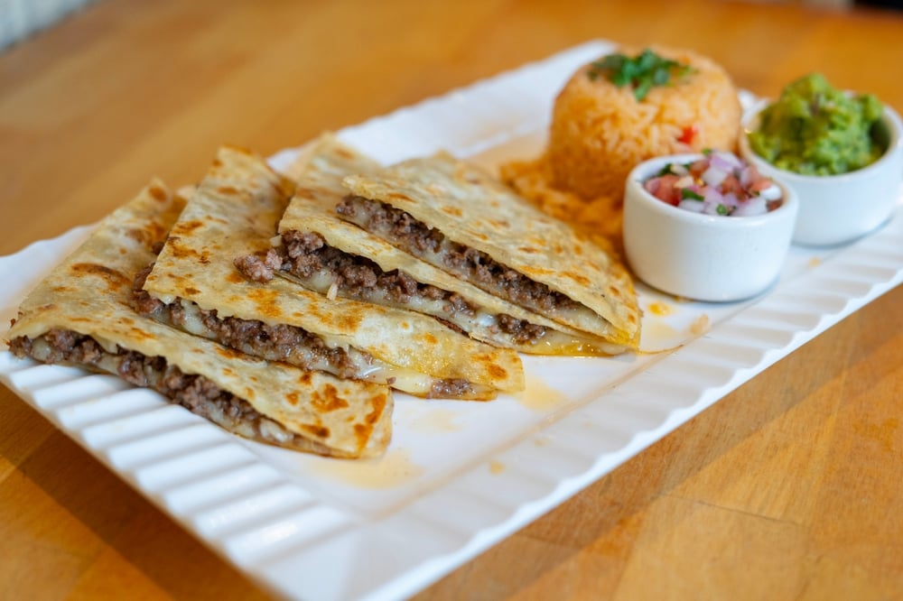(L) Quesadilla El Santo