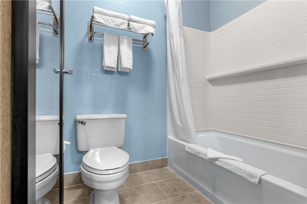 Best Western Teal Lake Inn Image