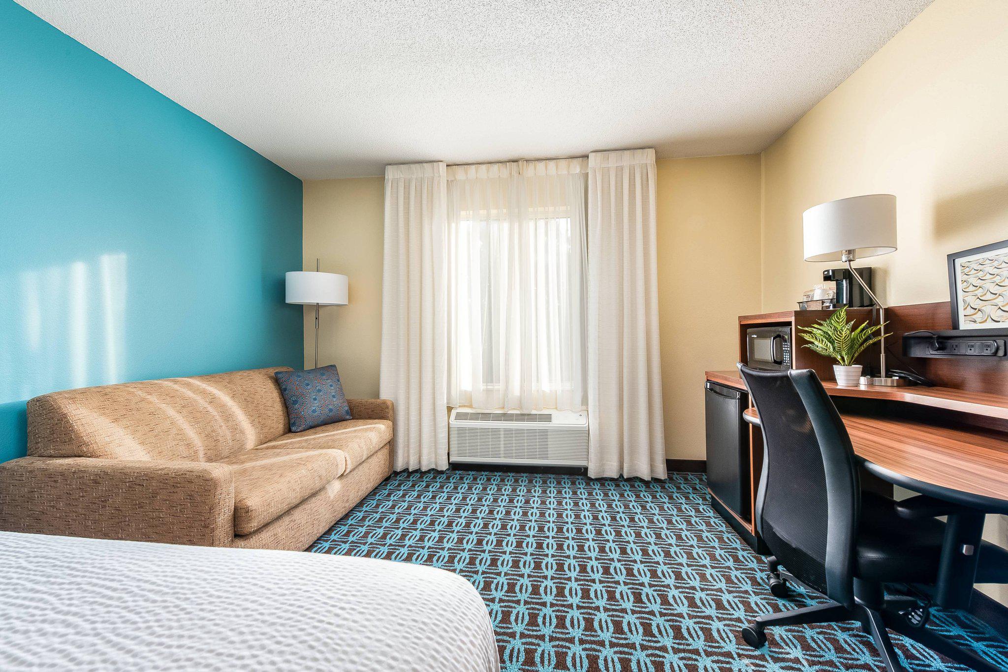 Fairfield Inn by Marriott Charlotte Northlake Photo