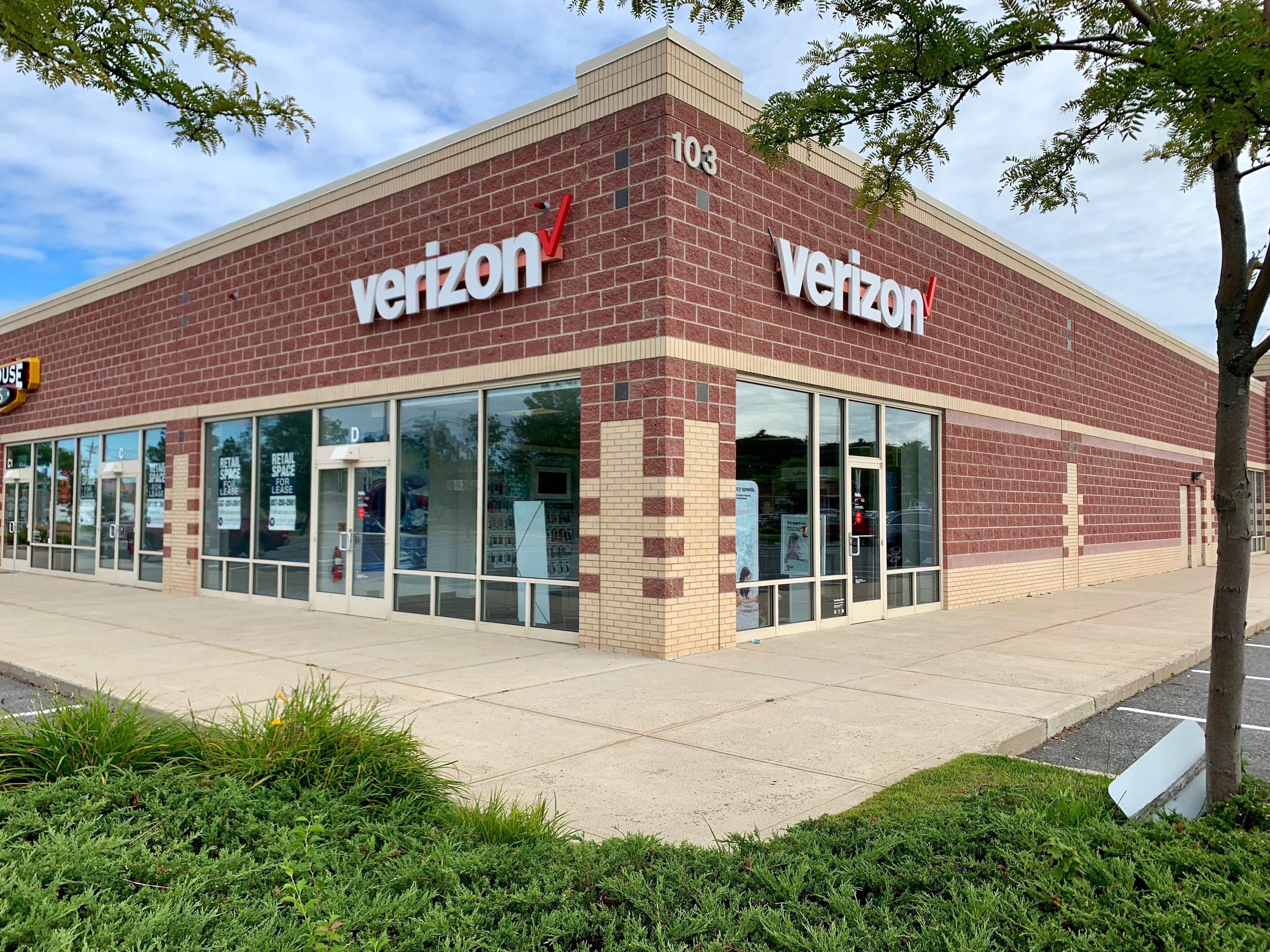 Verizon Authorized Retailer – GoWireless Photo