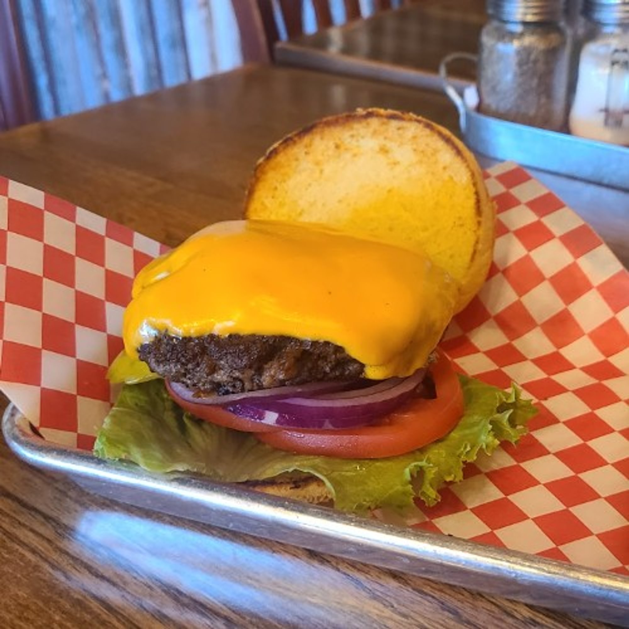 Kid's Cheeseburger