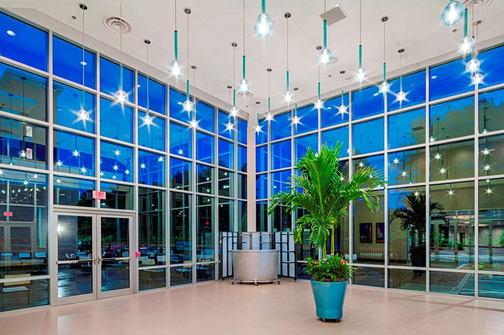 DoubleTree by Hilton Hotel Bristol, Connecticut Image