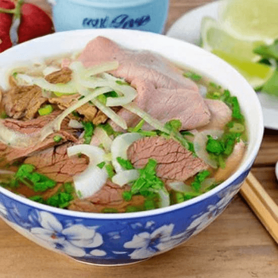 27. Rare Beef & Well Done Flank Noodle Soup / Phở Tái Nạm