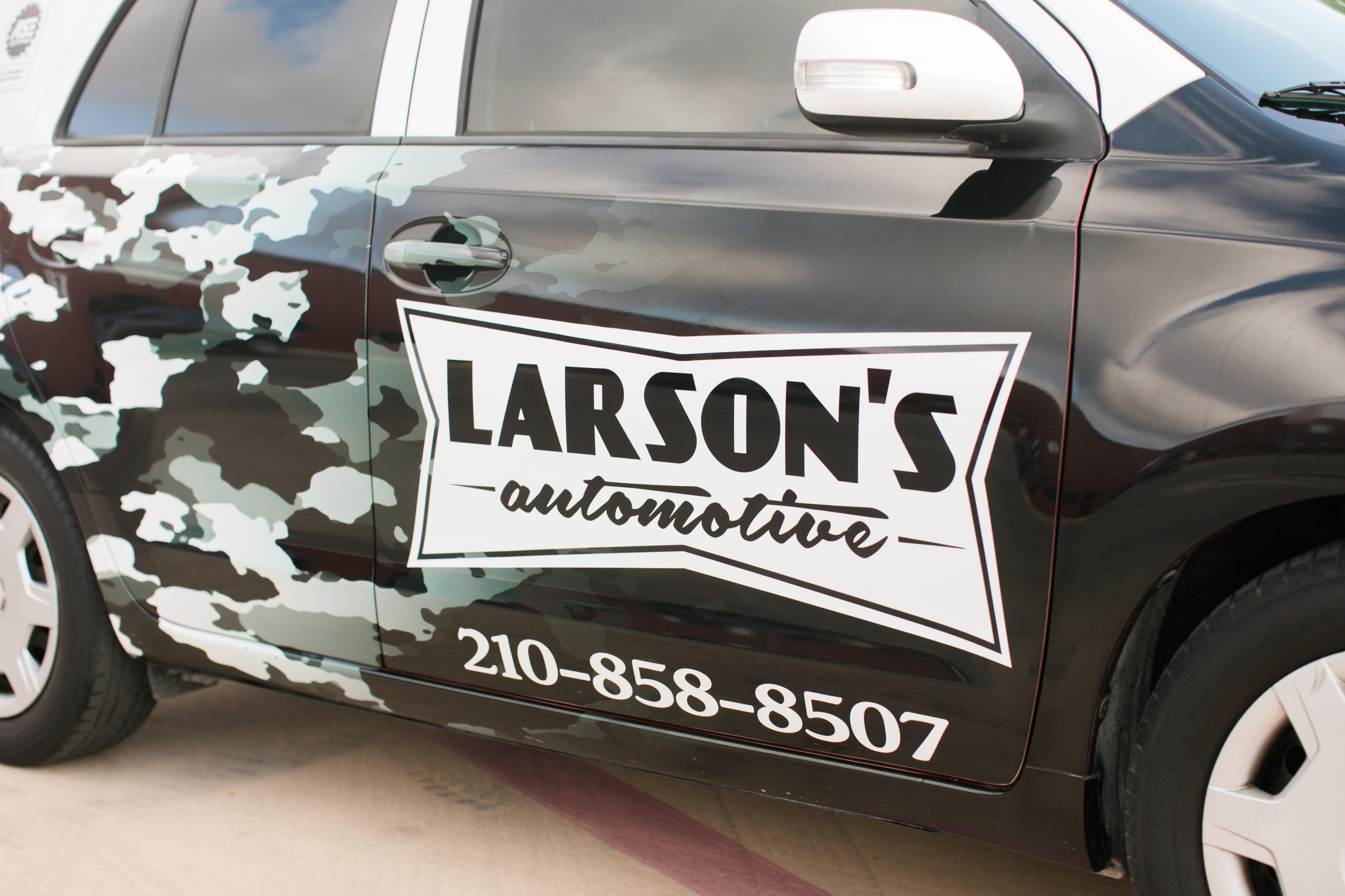 Larson's Automotive Photo