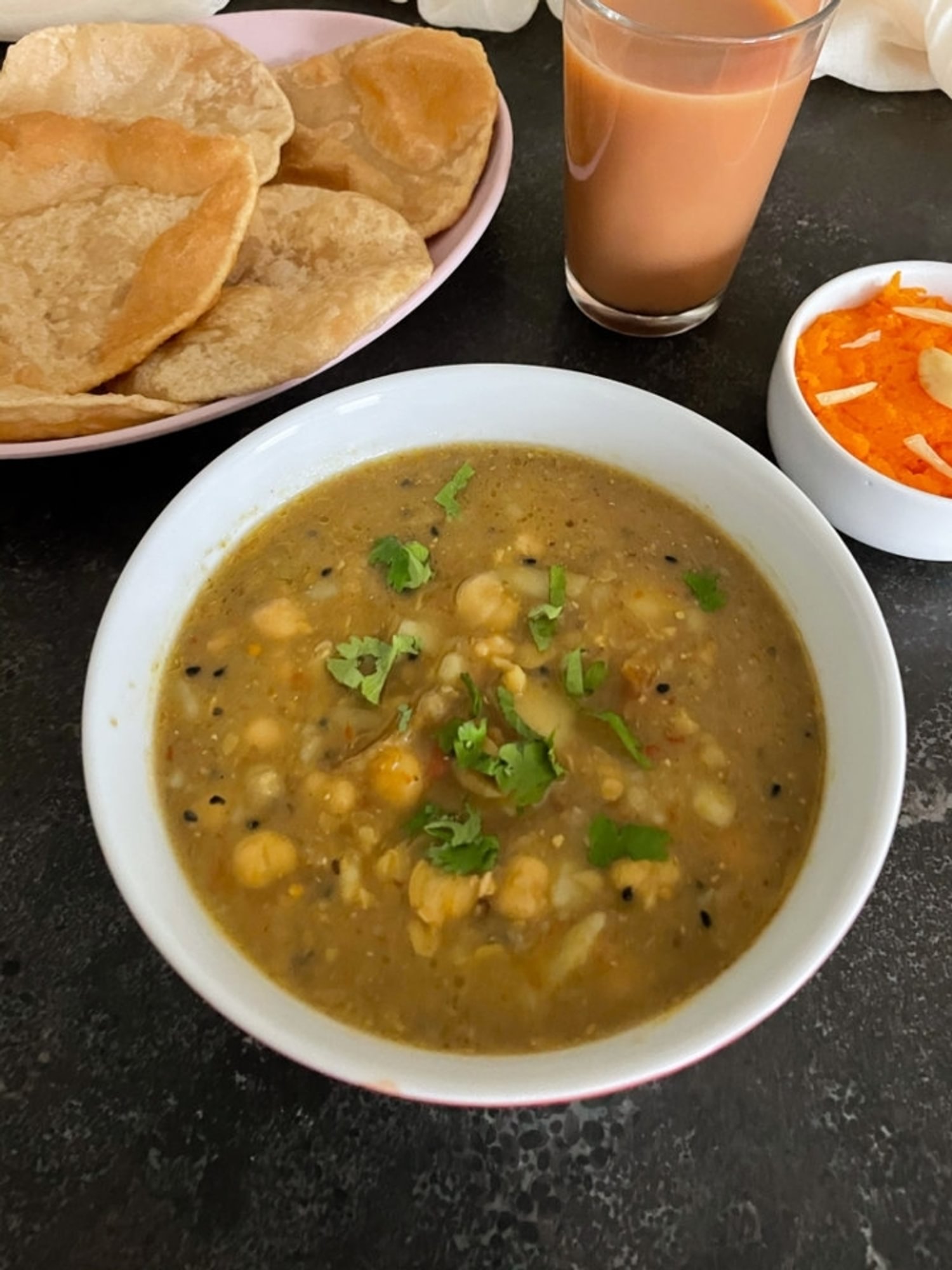 Aloo Chohlay
