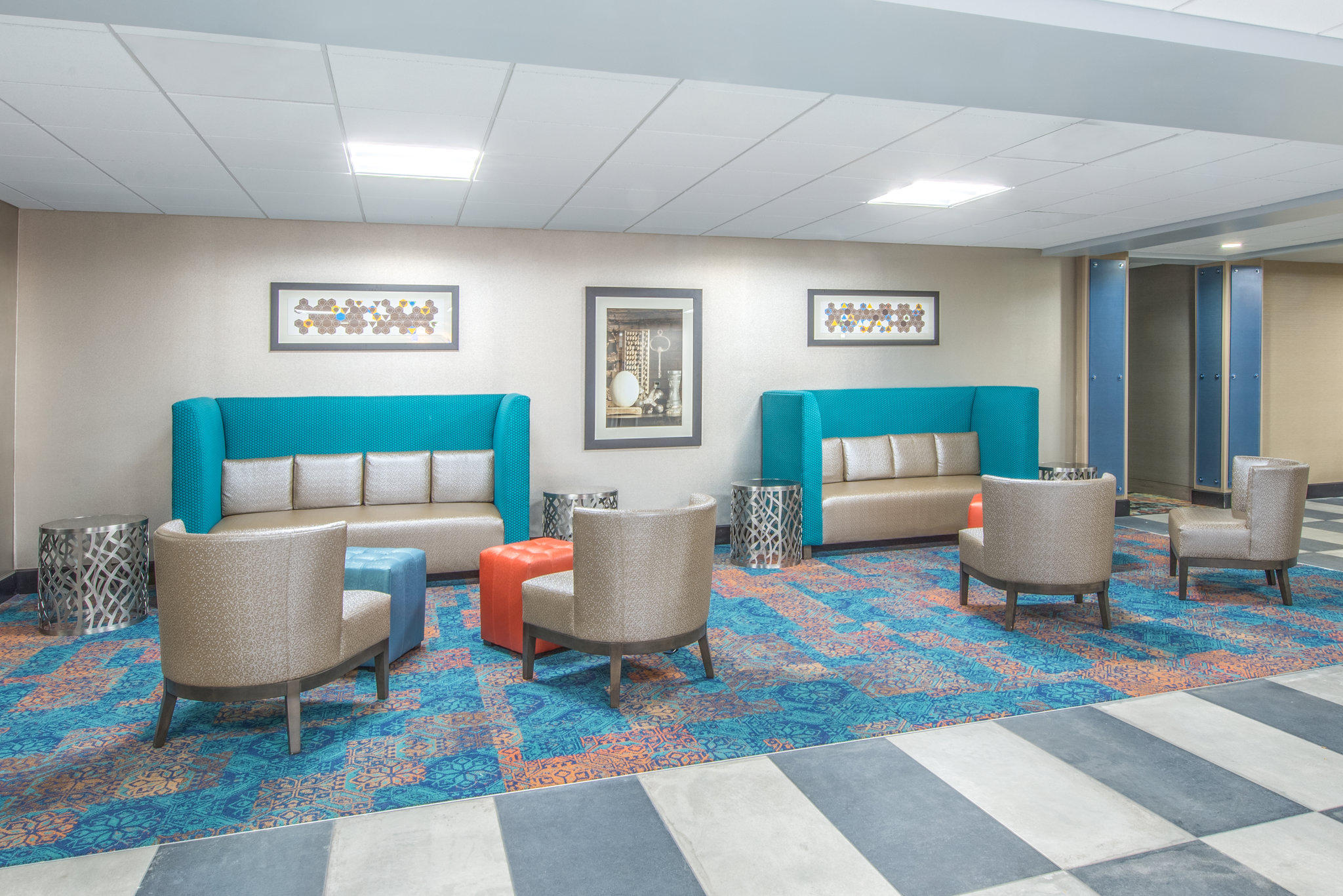 Holiday Inn Express & Suites Shawnee-Kansas City West Photo