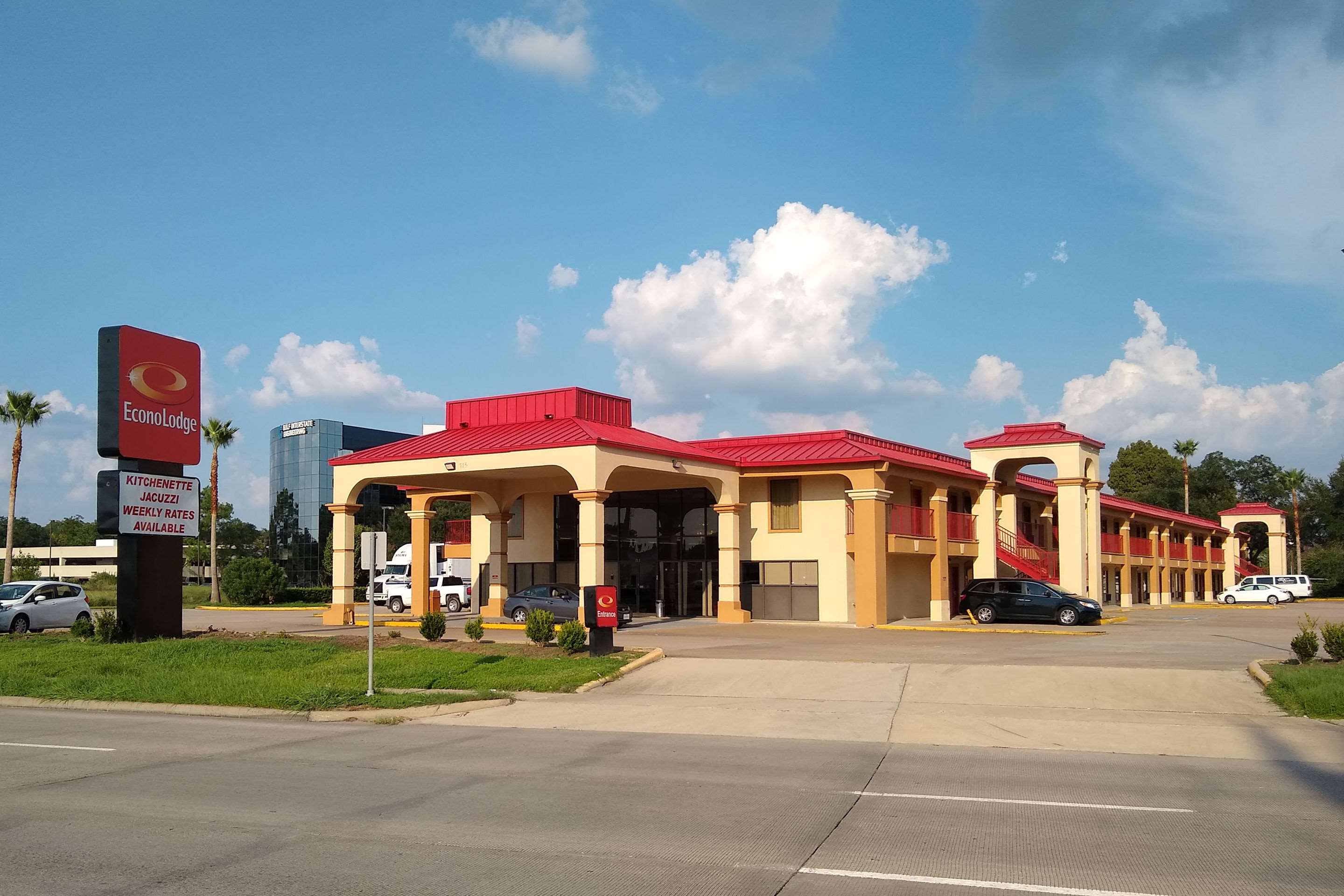 Econo Lodge Inn & Suites West - Energy Corridor Photo