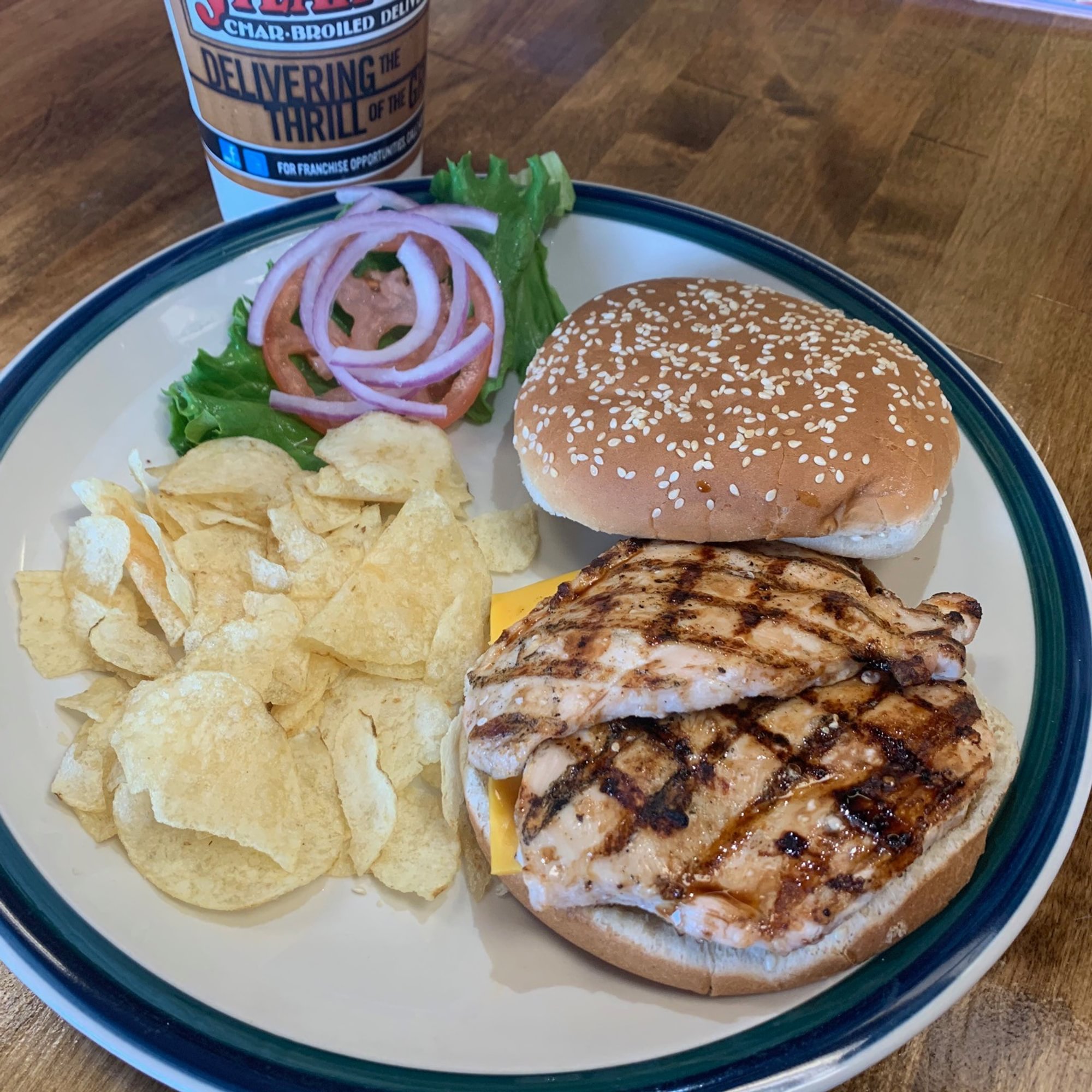 Grilled Chicken Sandwich w/Chips