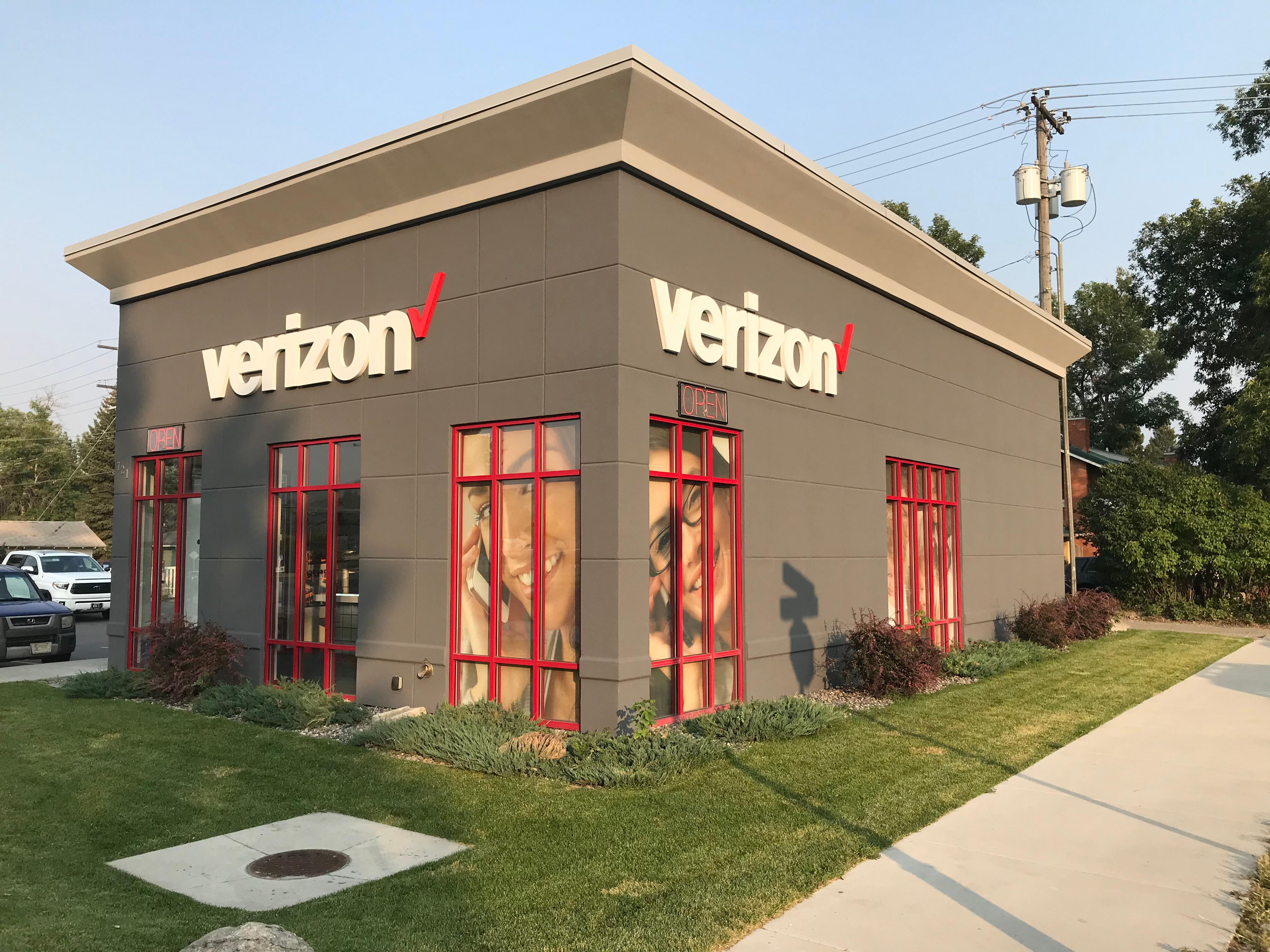 Cellular Plus, Verizon Authorized Retailer Photo