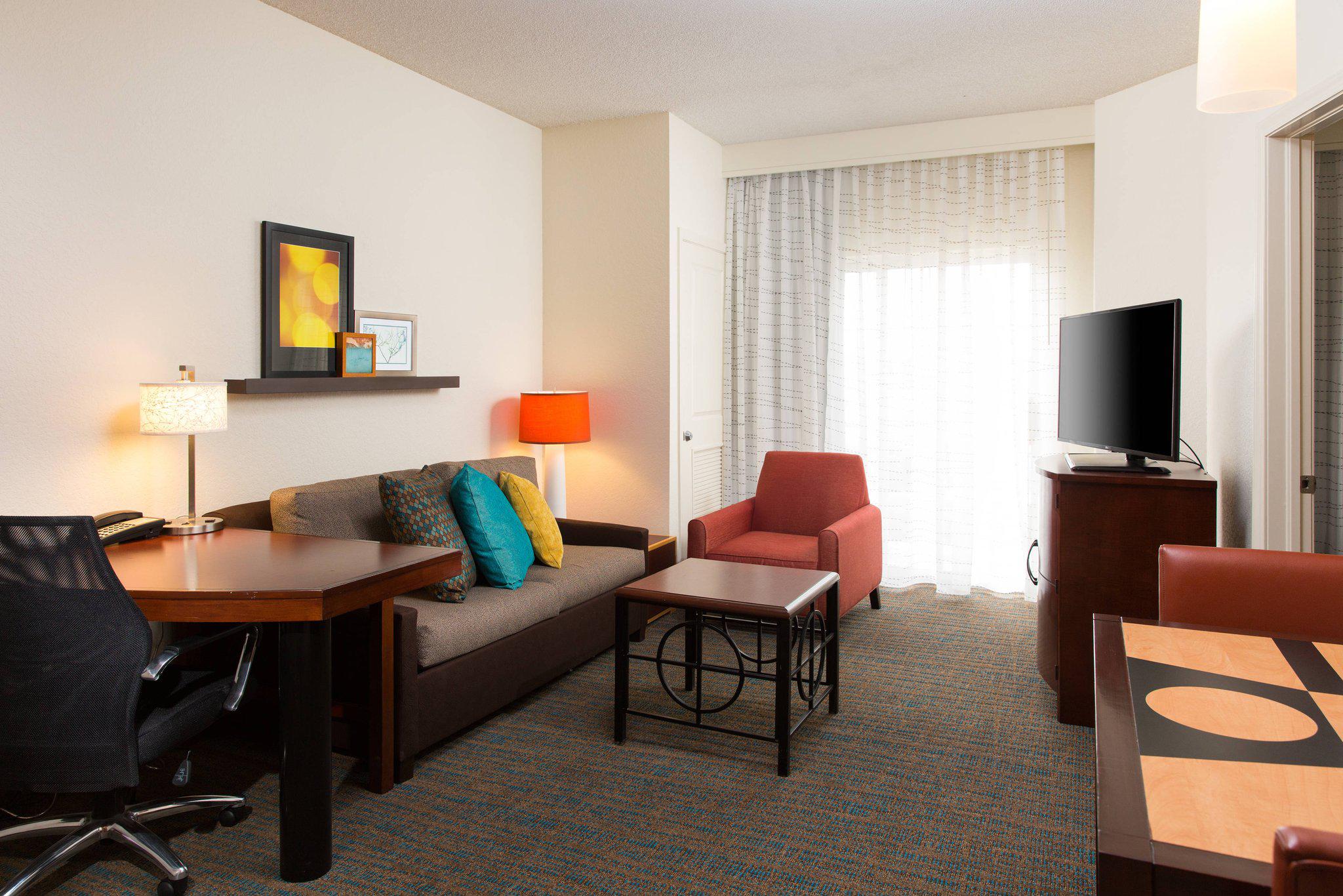 Residence Inn by Marriott Kansas City Airport Photo