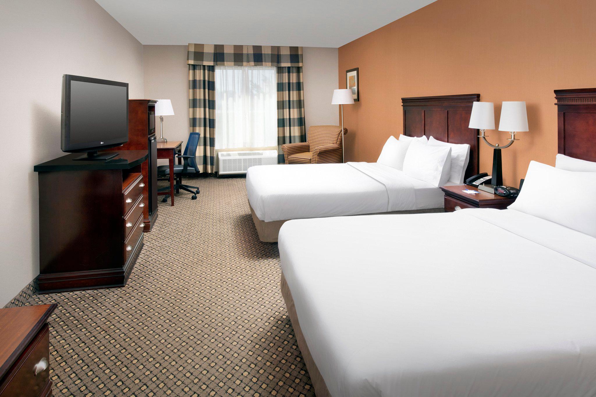 Holiday Inn Express & Suites Chambersburg Photo